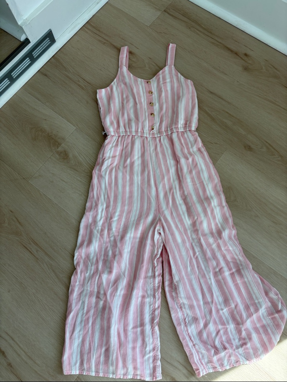 Three girls Summer outfits - Picture 3 of 4